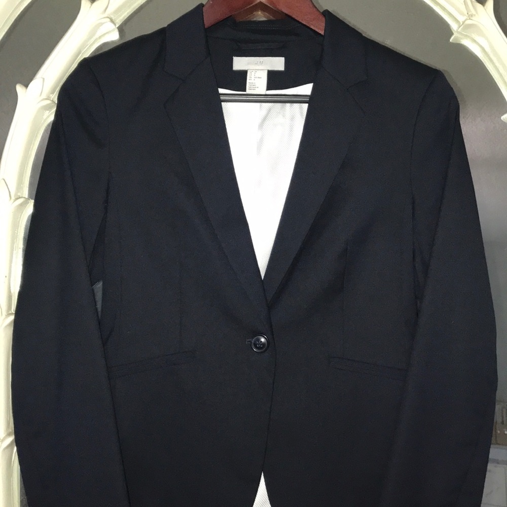 H&M Navy Blue Blazer in Size 6
